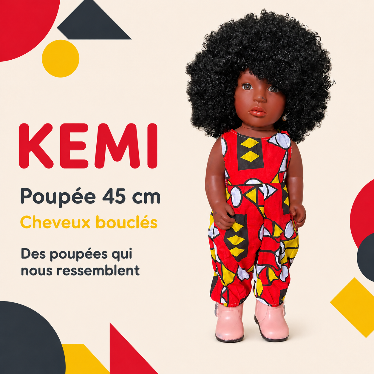 Poupée noire Kemi 45 cm aux cheveux bouclés – Combinaison africaine et chaussures incluses