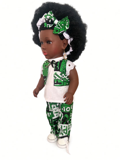 Poupée noire EFUA aux cheveux crépus – Ensemble pantalon wax, chouchou et baskets